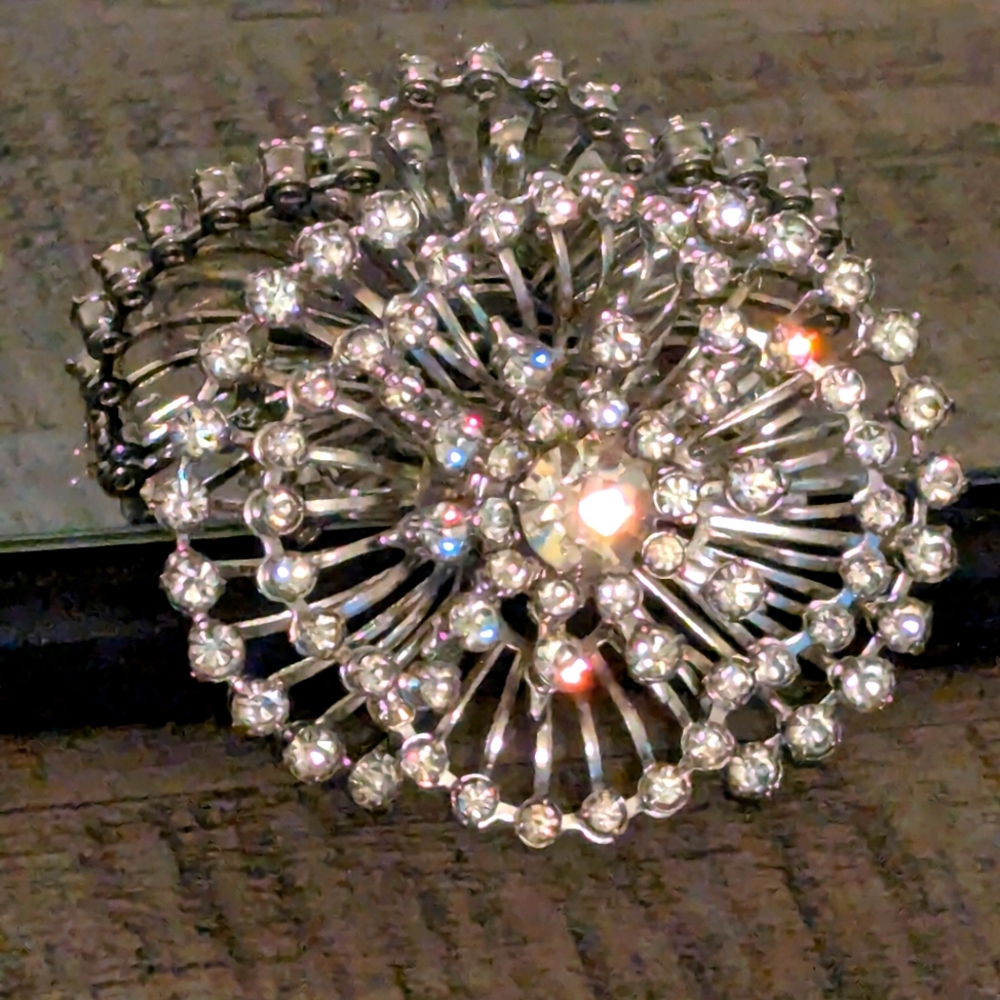 Brooch Elegant Silver Rhinestone Crystal Clarity Exquisite Pics Don't Do Justice